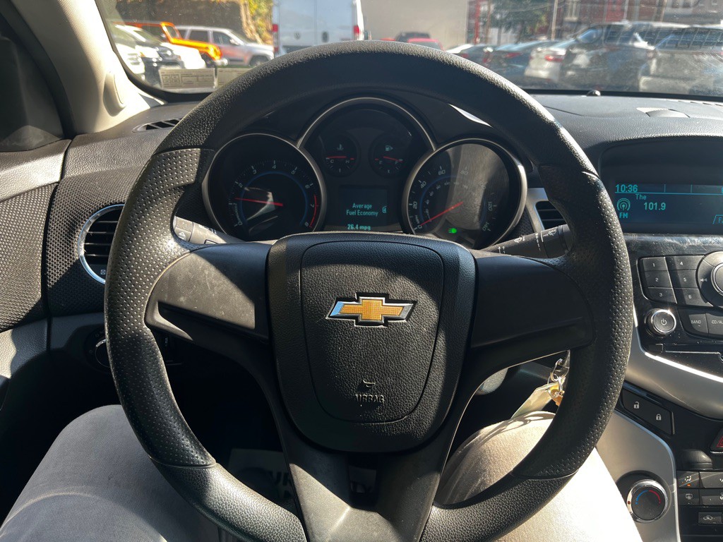 2011 Chevrolet Cruze Image 12