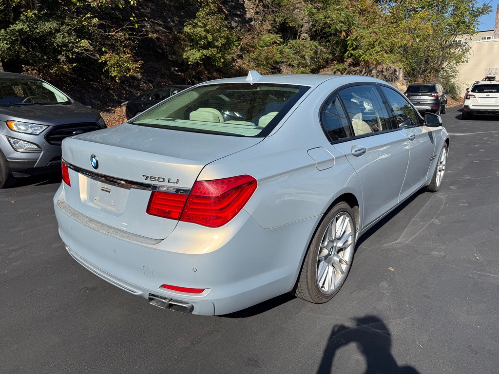 2011 BMW 7 Series Image 7
