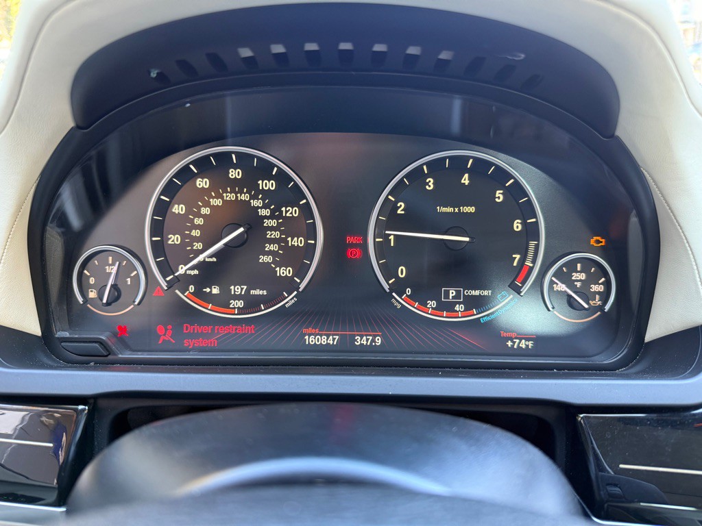 2011 BMW 7 Series Image 16