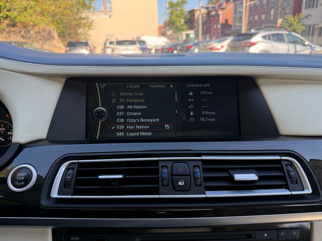 2011 BMW 7 Series Image 20