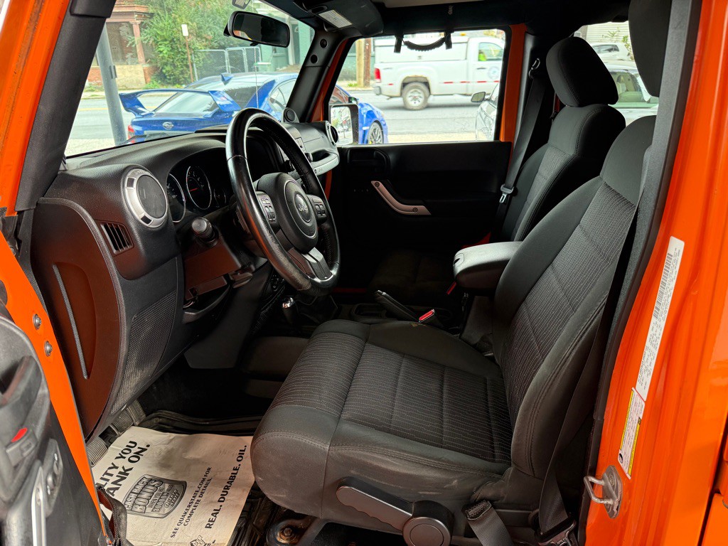 2012 Jeep Wrangler Unlimited Image 12