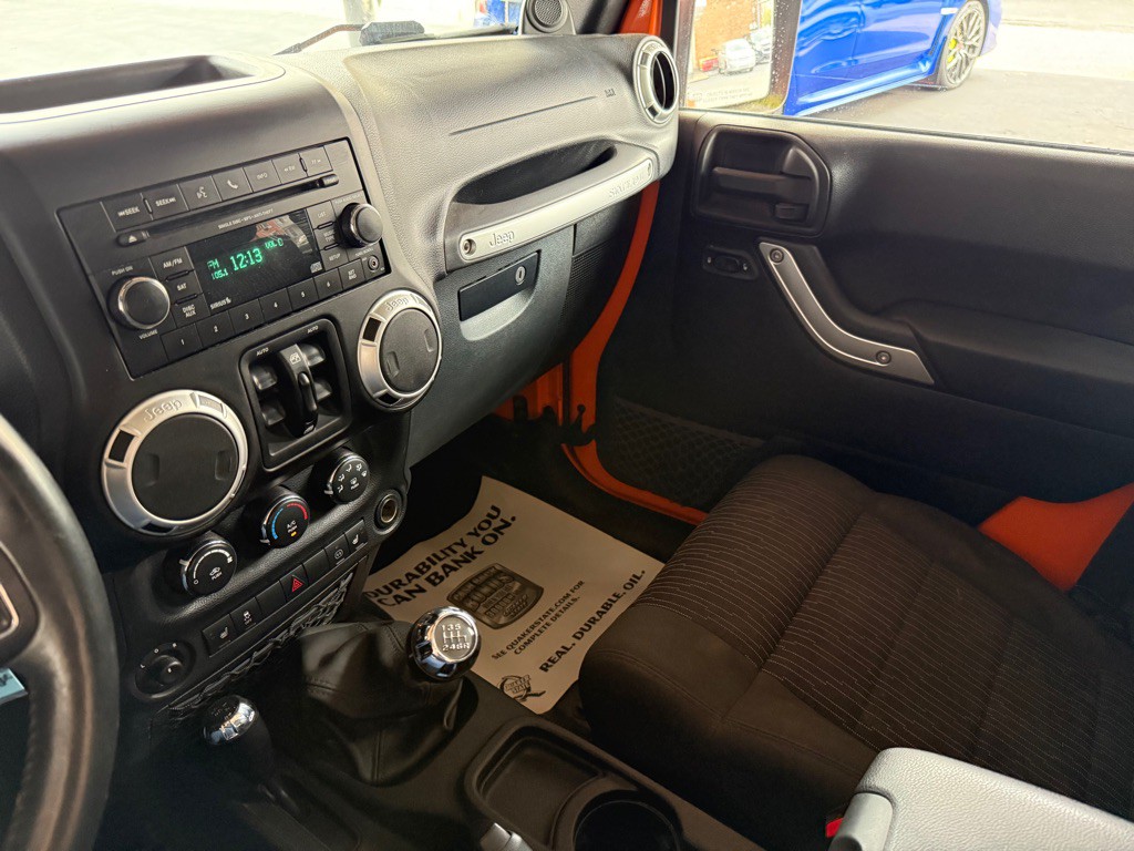 2012 Jeep Wrangler Unlimited Image 15