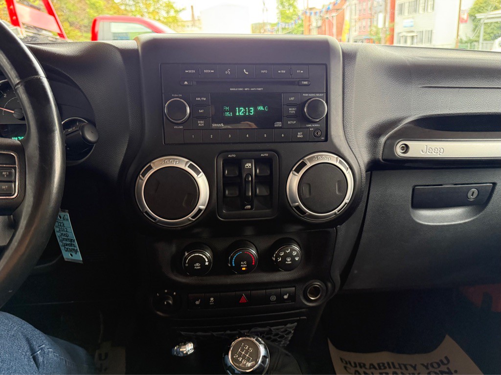 2012 Jeep Wrangler Unlimited Image 16
