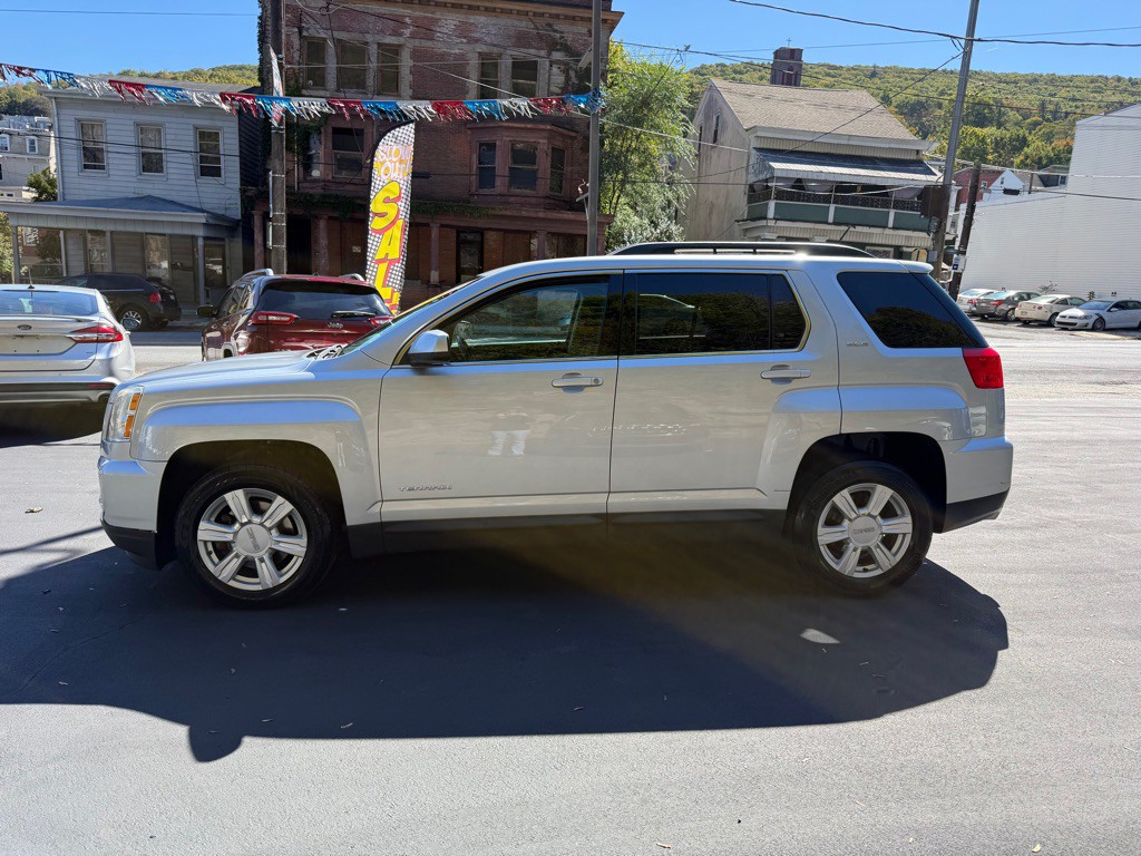 2016 GMC Terrain Image 2