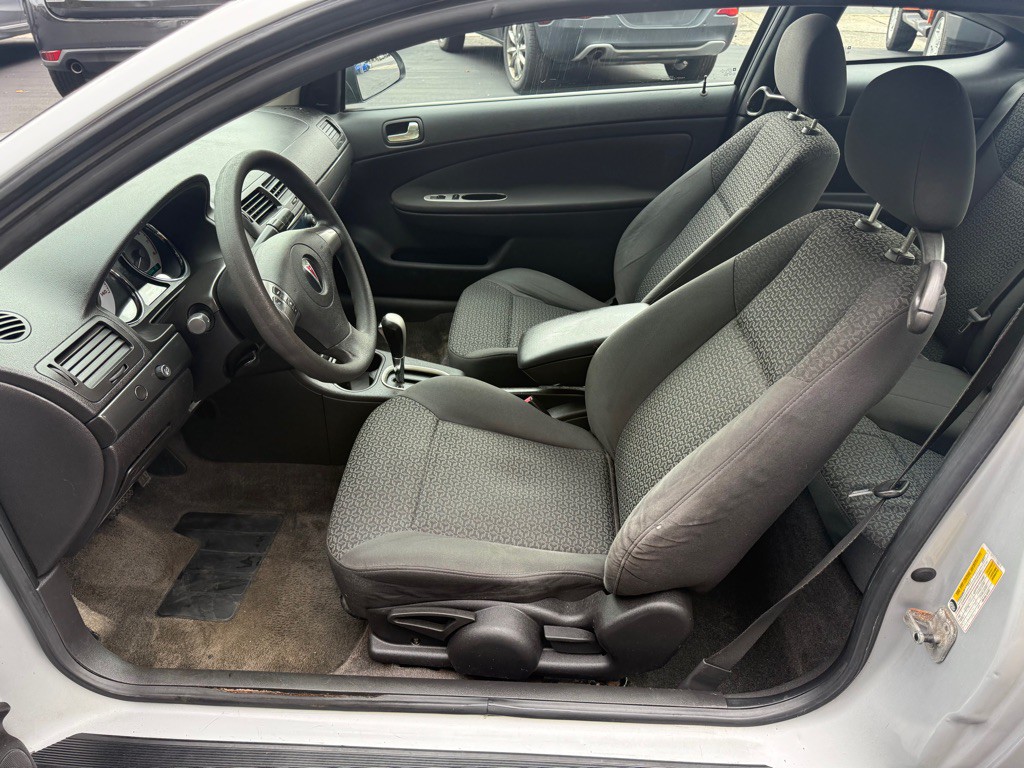 2007 Pontiac G5 Image 10