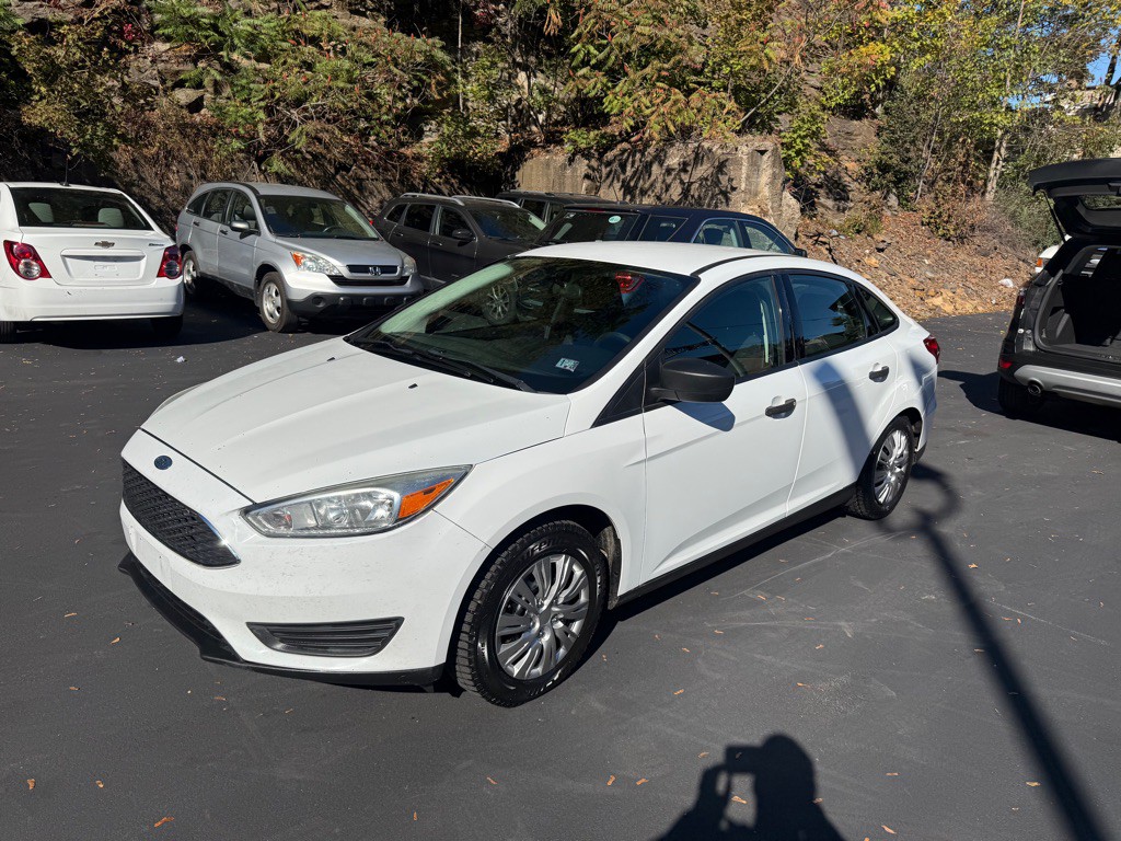 2016 Ford Focus Image 1