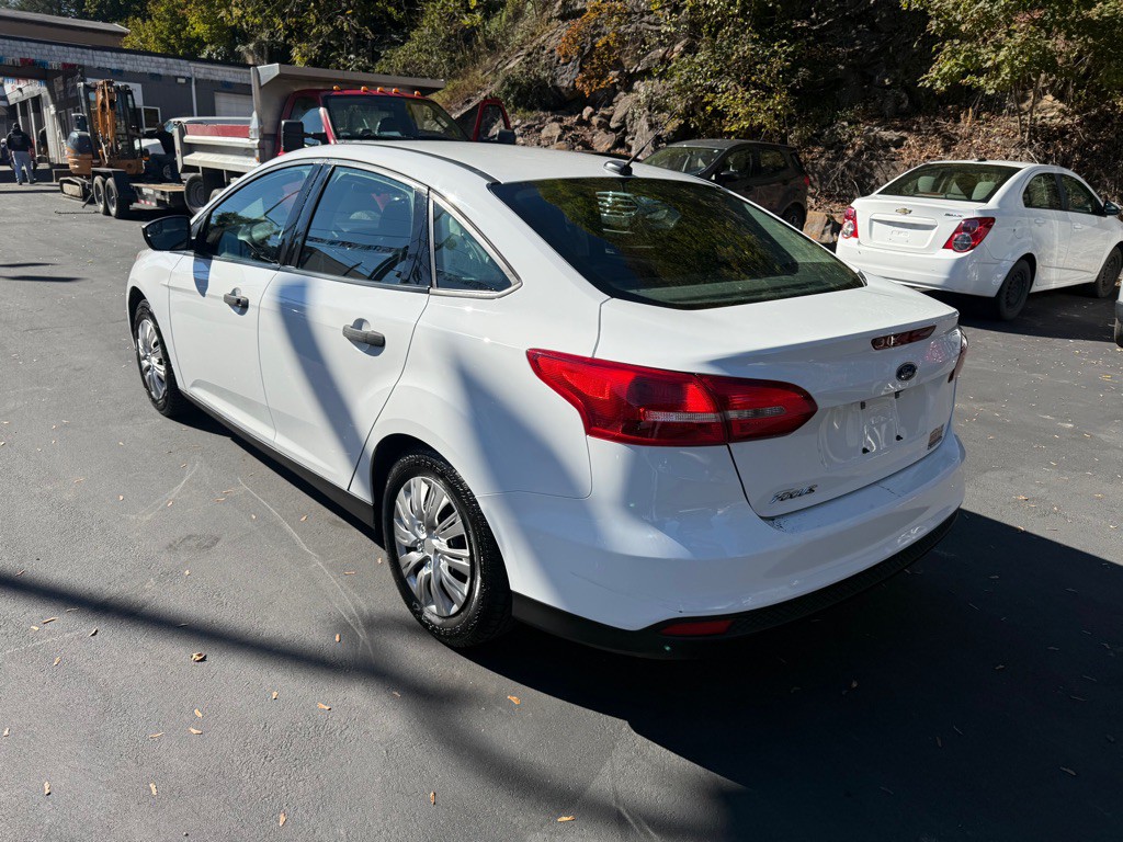 2016 Ford Focus Image 3