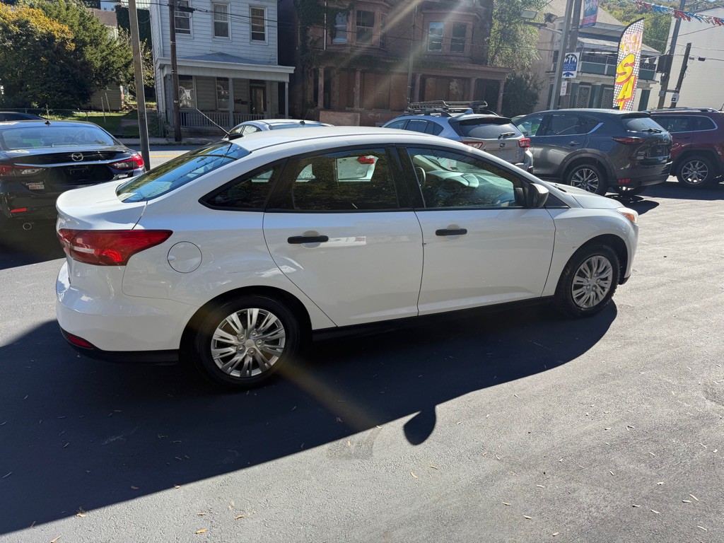 2016 Ford Focus Image 5