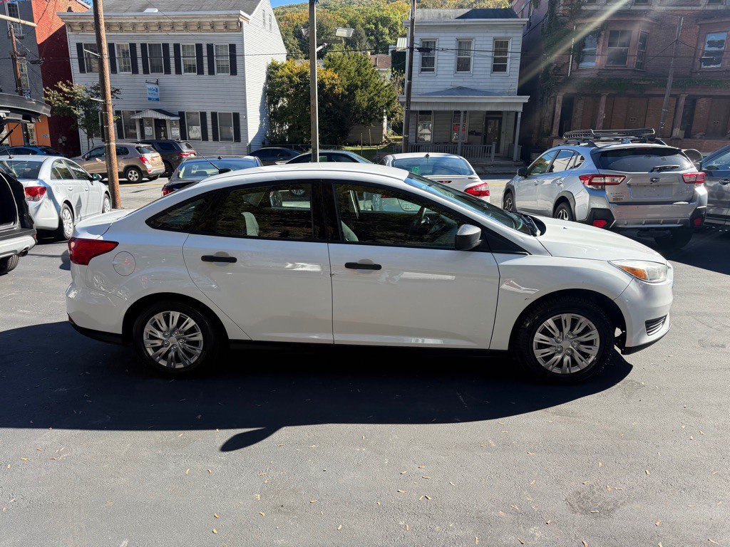 2016 Ford Focus Image 6