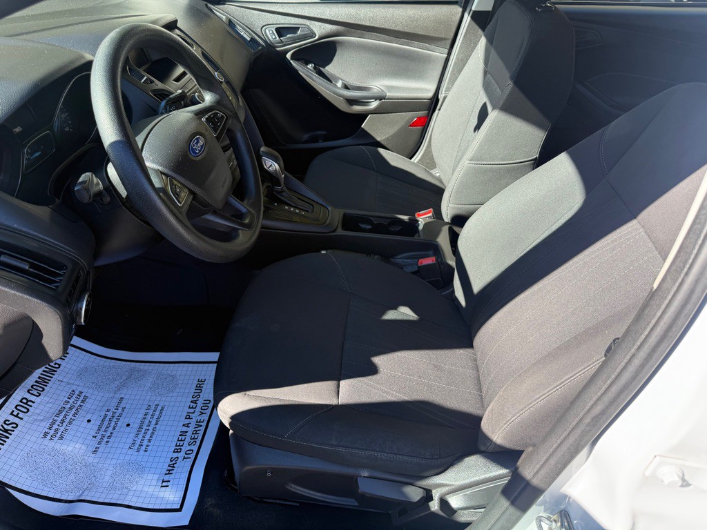 2016 Ford Focus Image 13