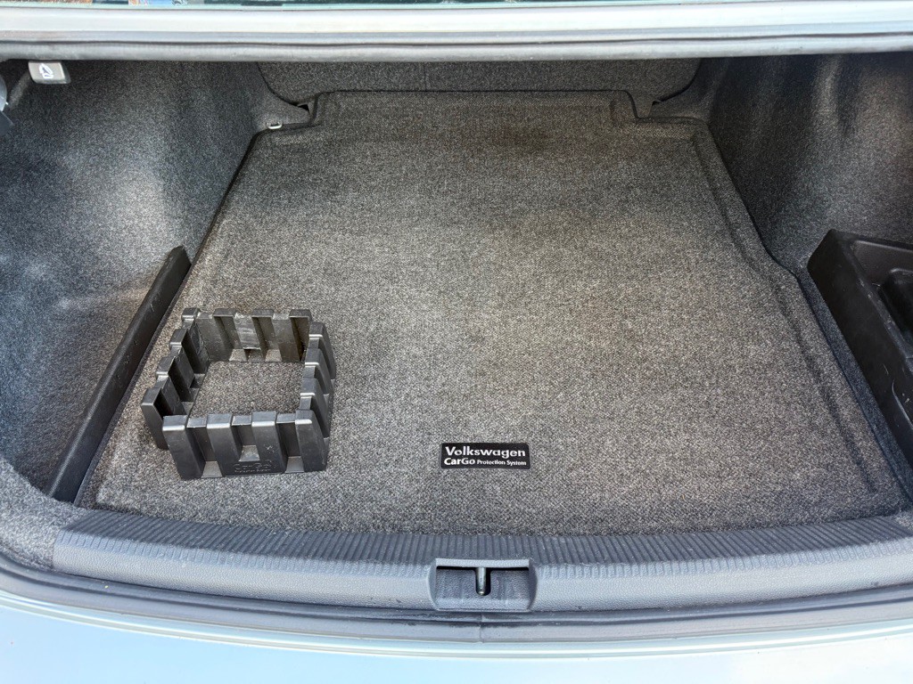 2012 Volkswagen Passat Image 20