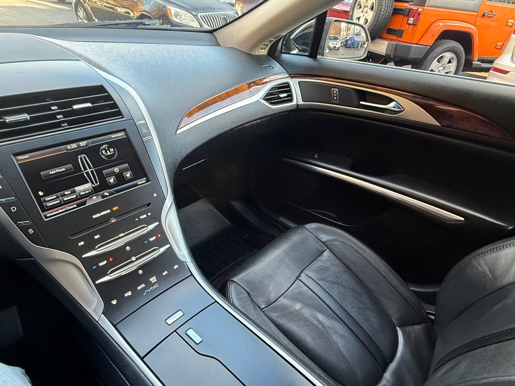2016 Lincoln MKZ Image 12
