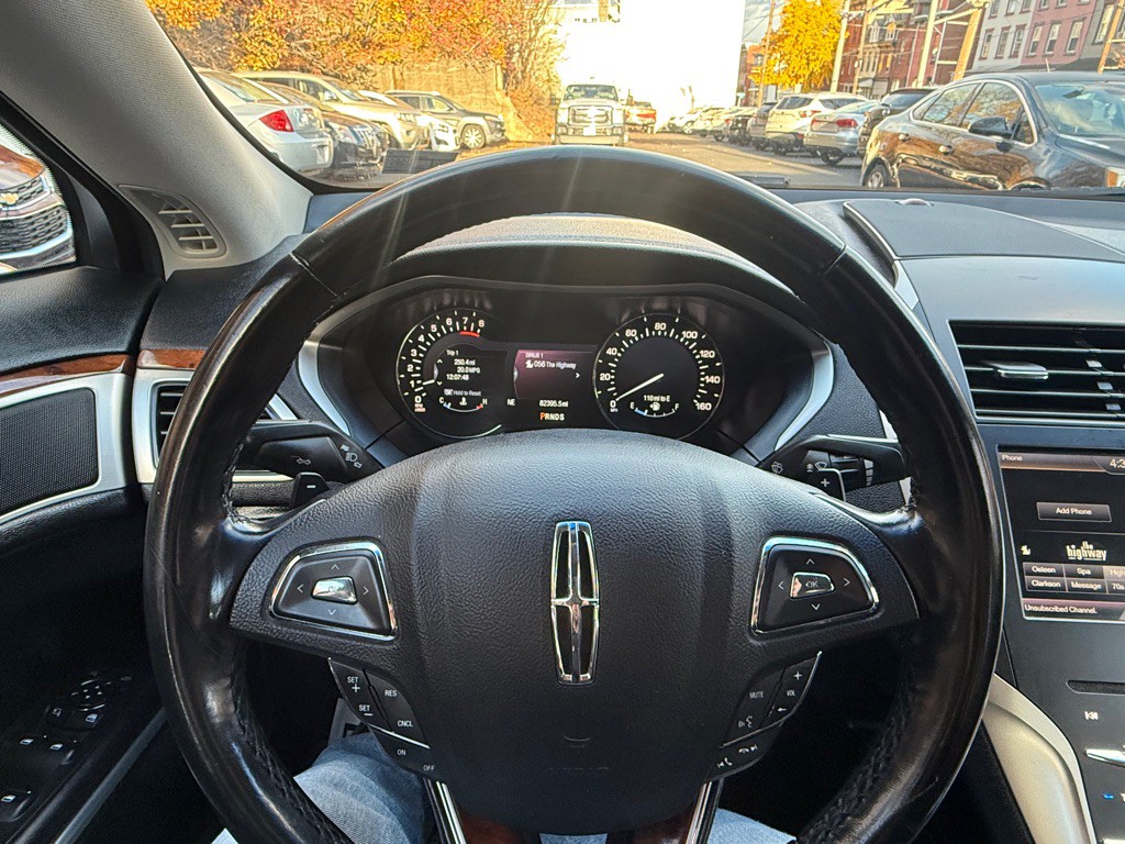 2016 Lincoln MKZ Image 17