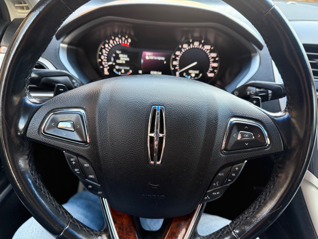 2016 Lincoln MKZ Image 19