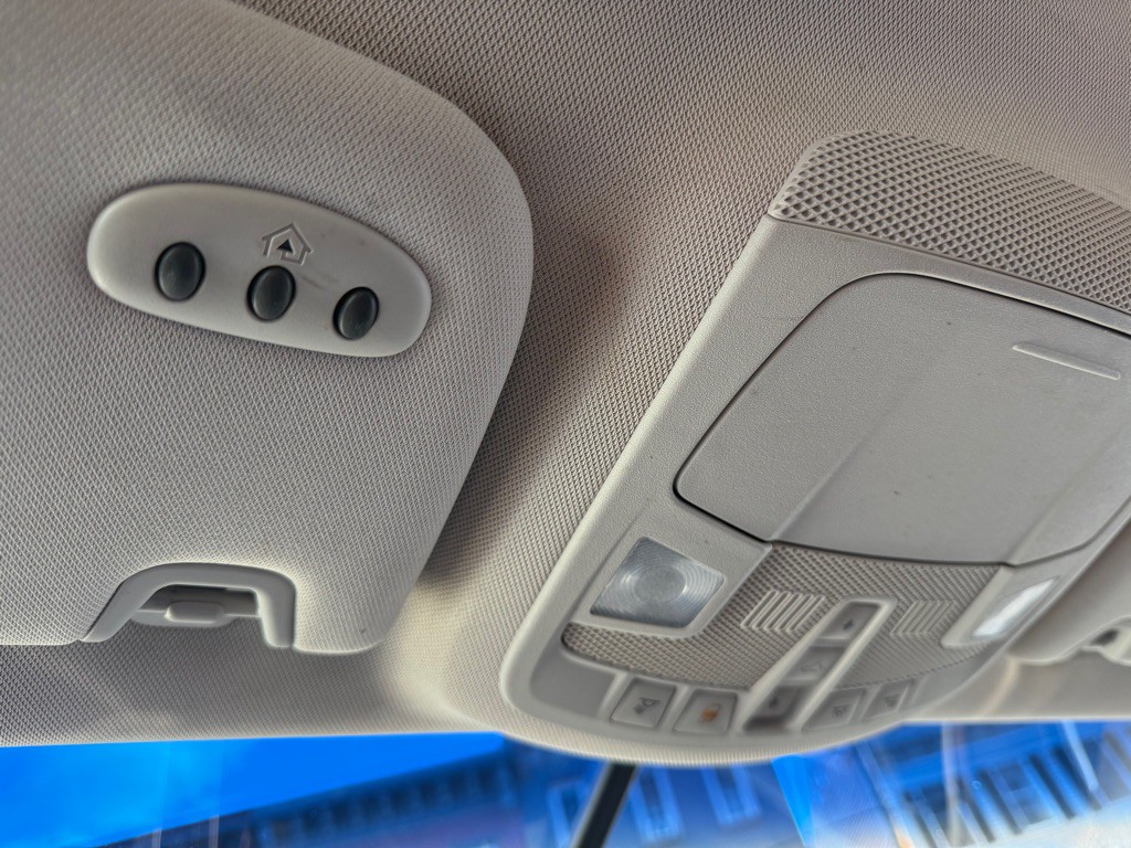 2016 Lincoln MKZ Image 25