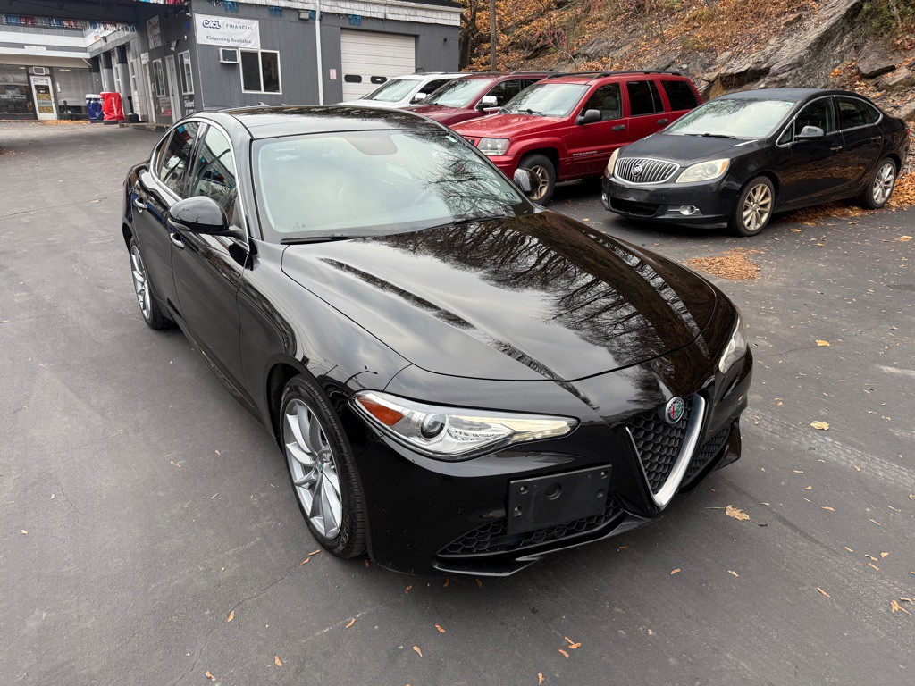 2017 Alfa Romeo Giulia Image 8