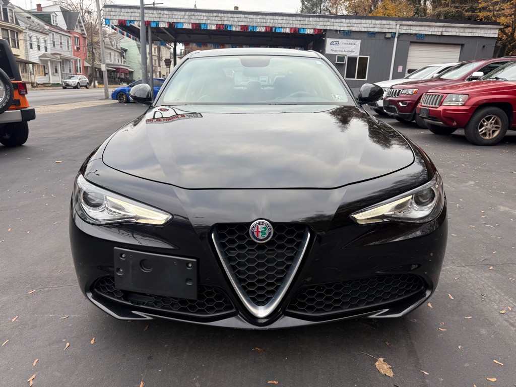 2017 Alfa Romeo Giulia Image 9