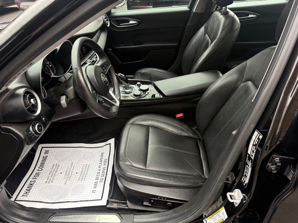 2017 Alfa Romeo Giulia Image 12