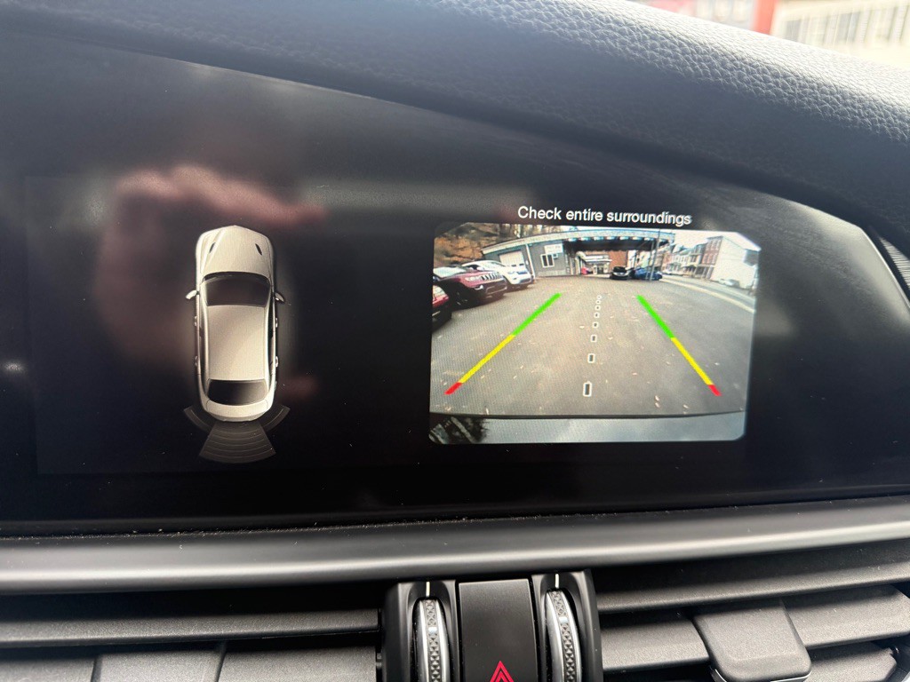 2017 Alfa Romeo Giulia Image 15