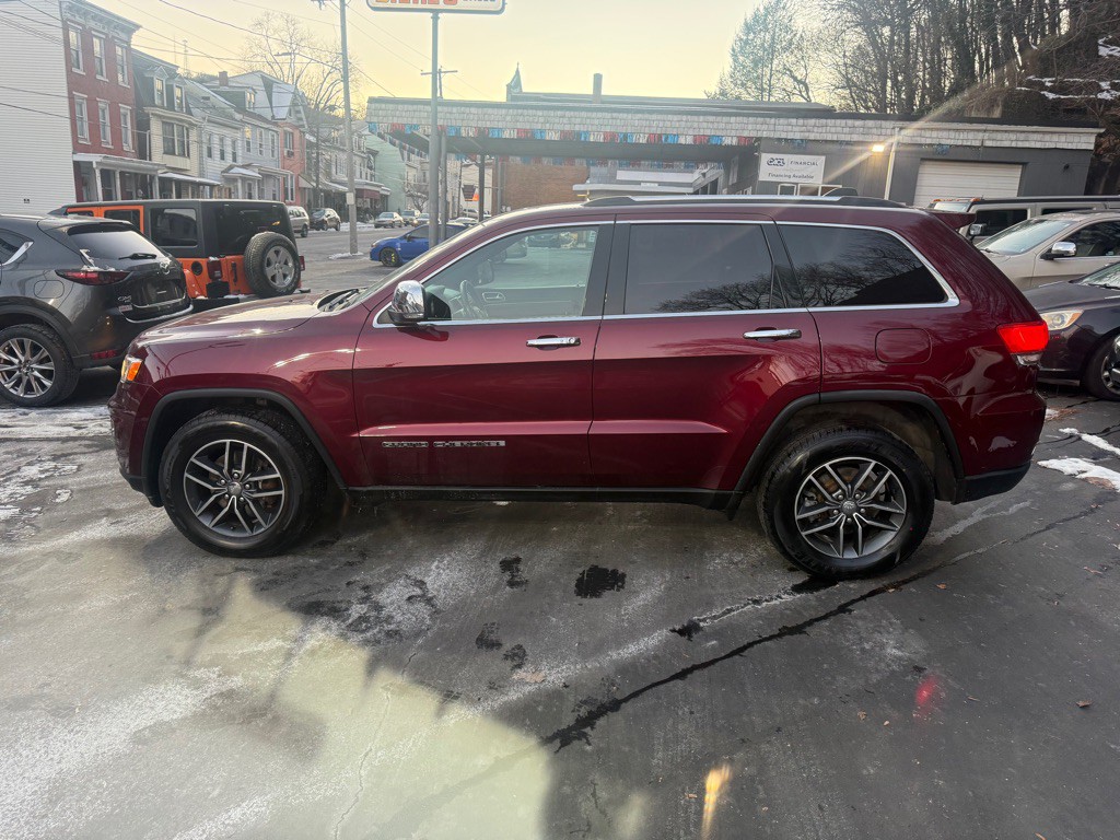 2017 Jeep Grand Cherokee Image 2