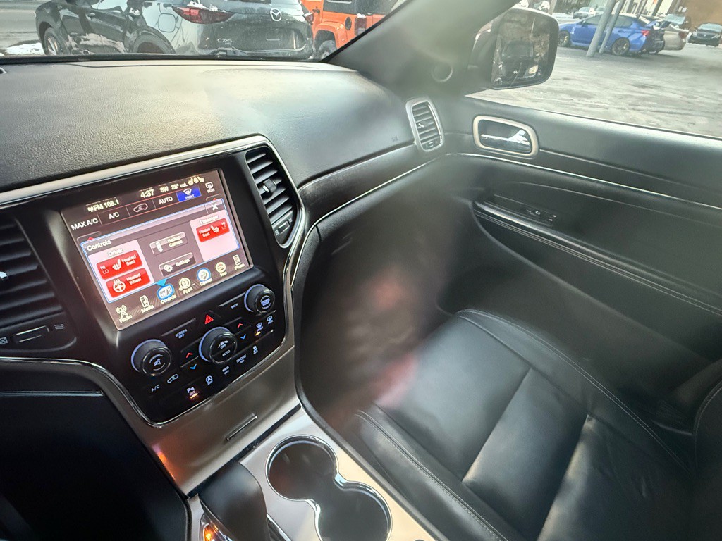 2017 Jeep Grand Cherokee Image 12