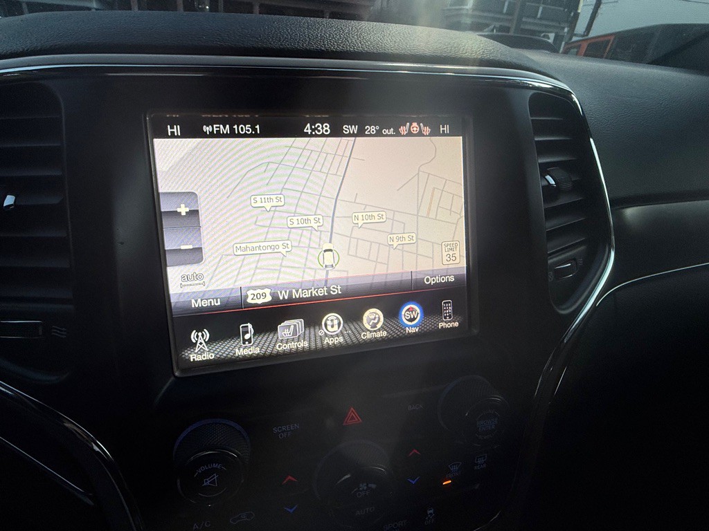 2017 Jeep Grand Cherokee Image 14