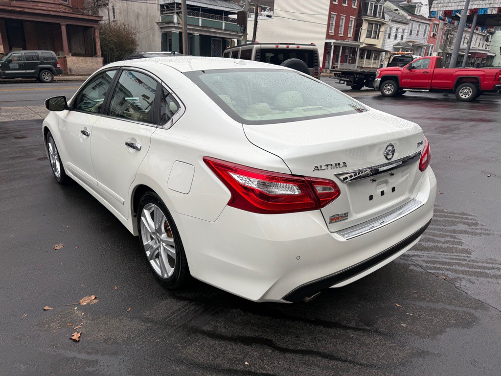 2016 Nissan Altima Image 3