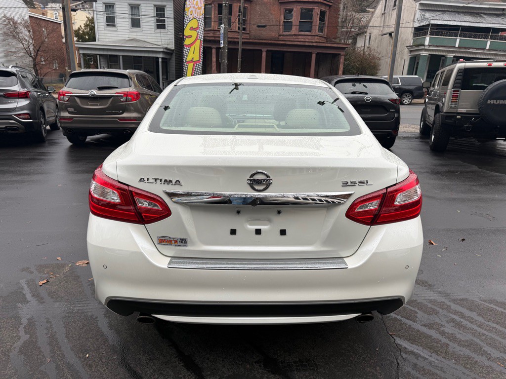 2016 Nissan Altima Image 4