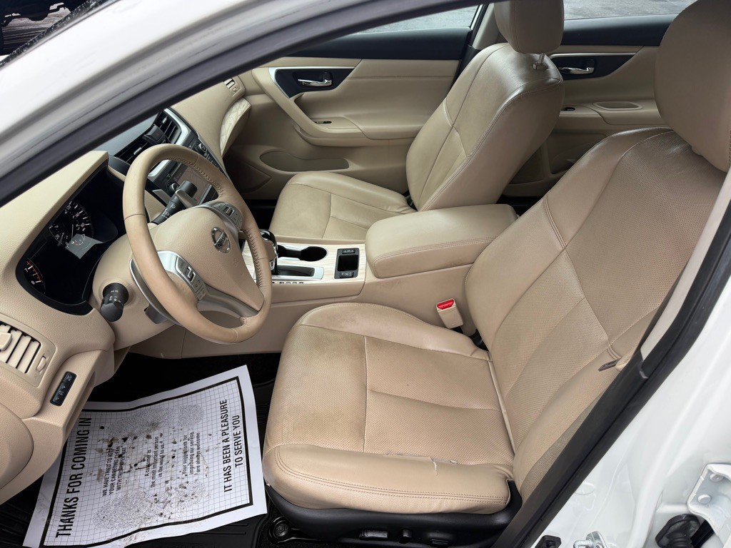 2016 Nissan Altima Image 11