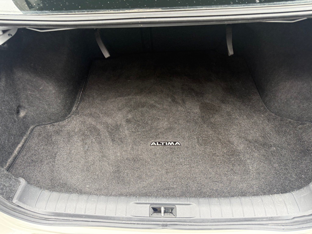 2016 Nissan Altima Image 25