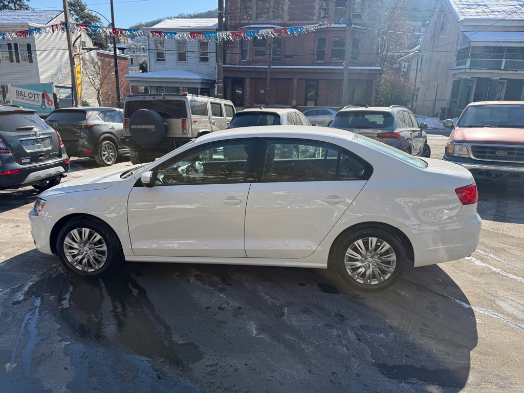 2012 Volkswagen Jetta Image 4