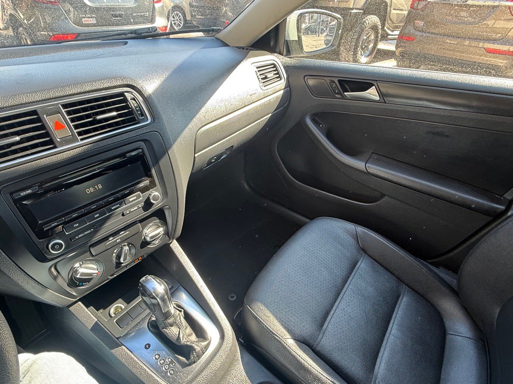 2012 Volkswagen Jetta Image 14