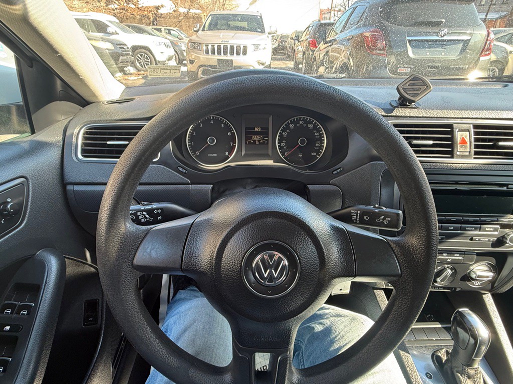 2012 Volkswagen Jetta Image 17