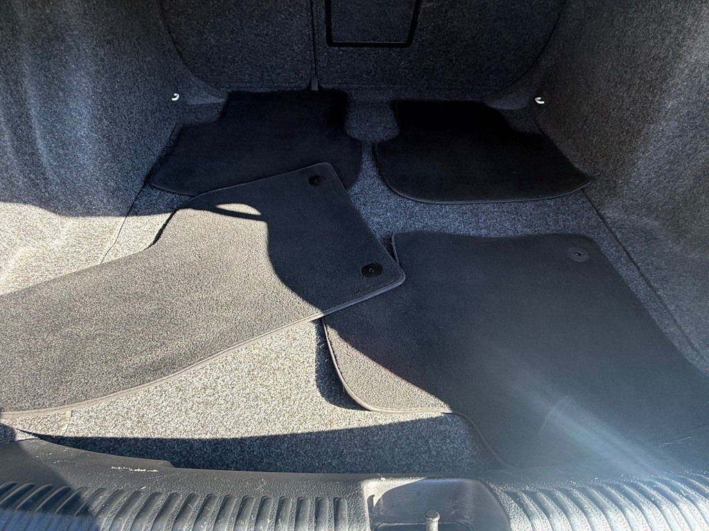 2012 Volkswagen Jetta Image 21