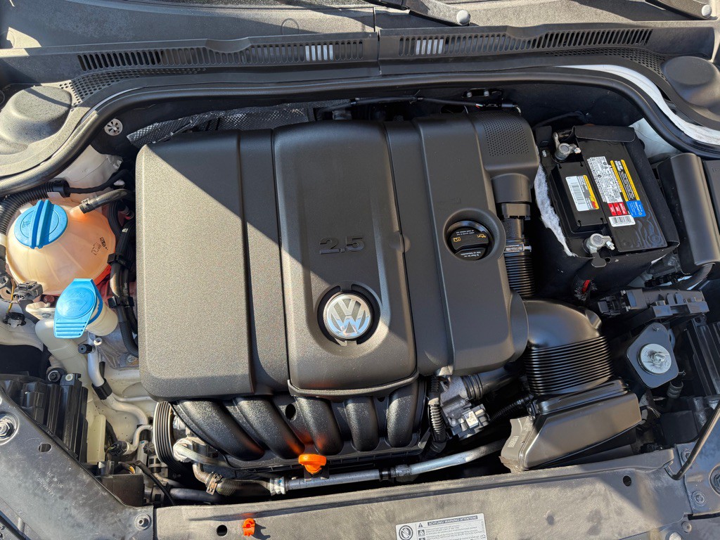 2012 Volkswagen Jetta Image 22