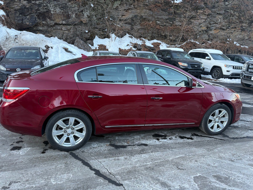 2011 Buick Lacrosse Image 6