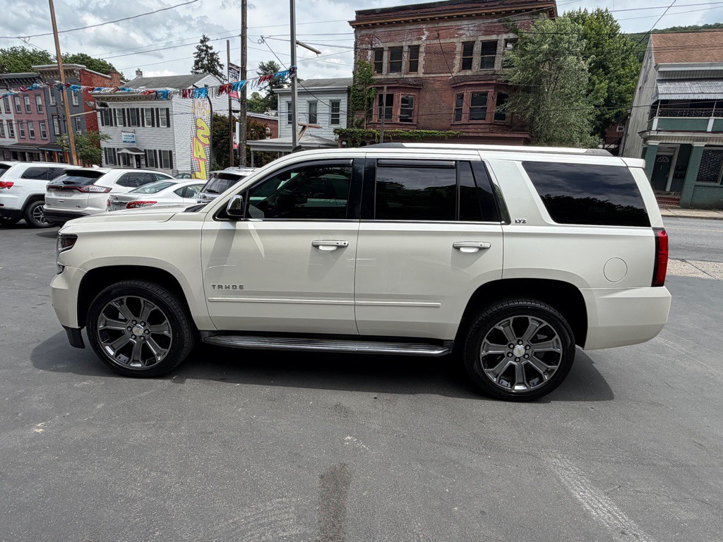 2015 Chevrolet Tahoe Image 2