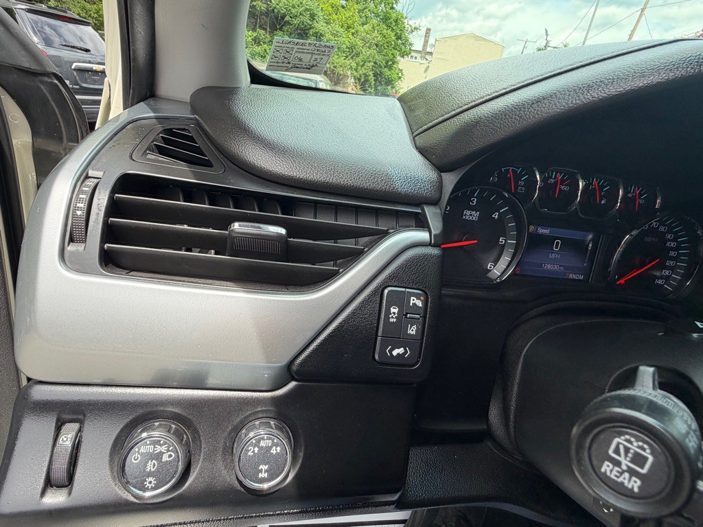 2015 Chevrolet Tahoe Image 19