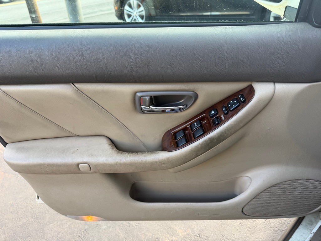 2002 Subaru Legacy Image 18