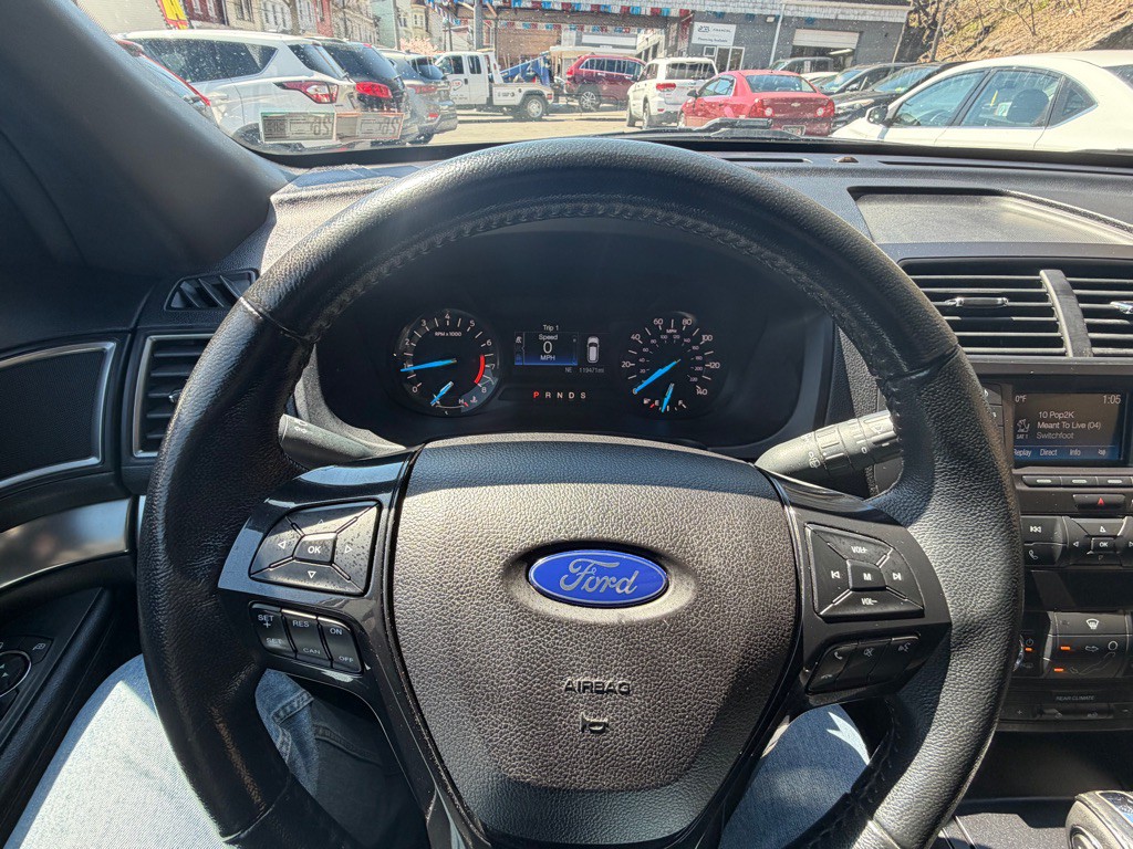 2018 Ford Explorer Image 15
