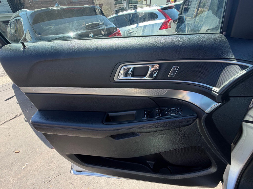 2018 Ford Explorer Image 18