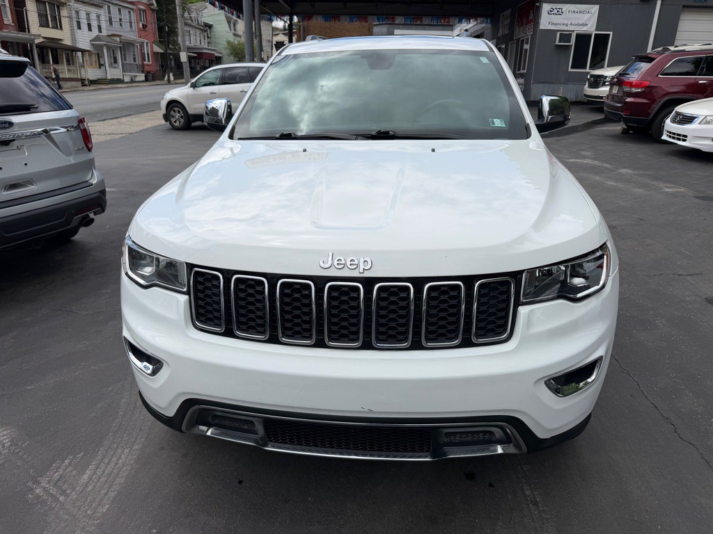 2017 Jeep Grand Cherokee Image 2
