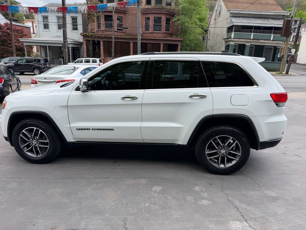 2017 Jeep Grand Cherokee Image 4