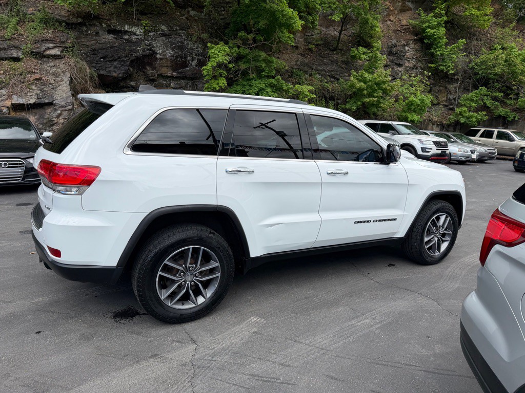 2017 Jeep Grand Cherokee Image 8