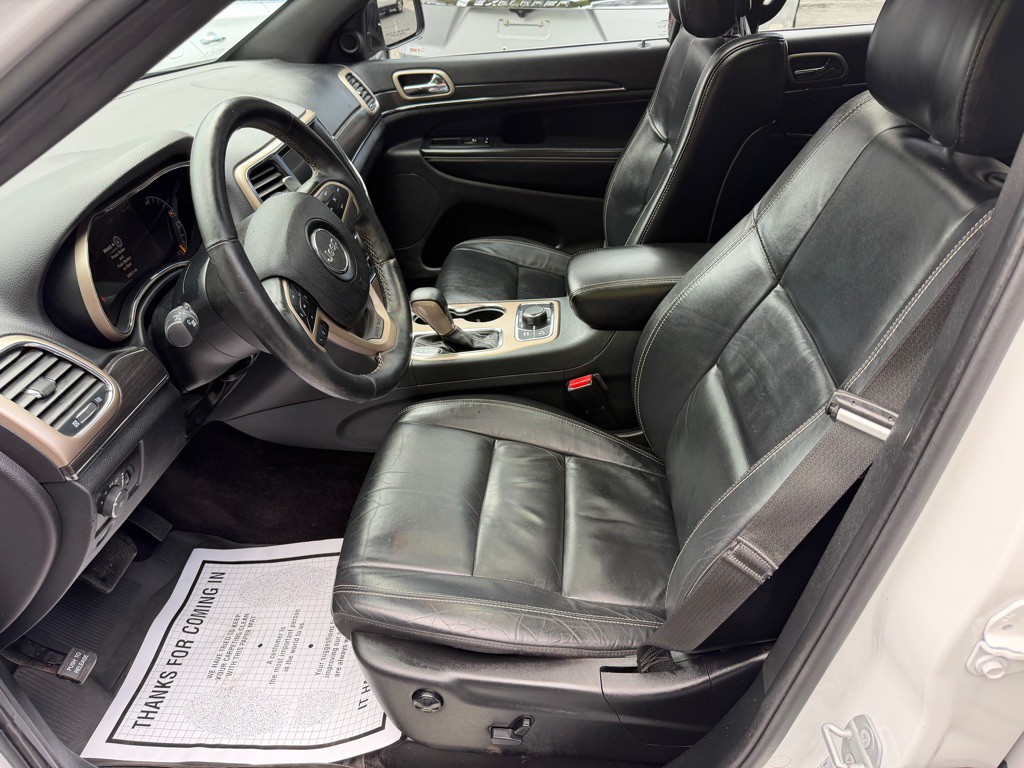 2017 Jeep Grand Cherokee Image 12