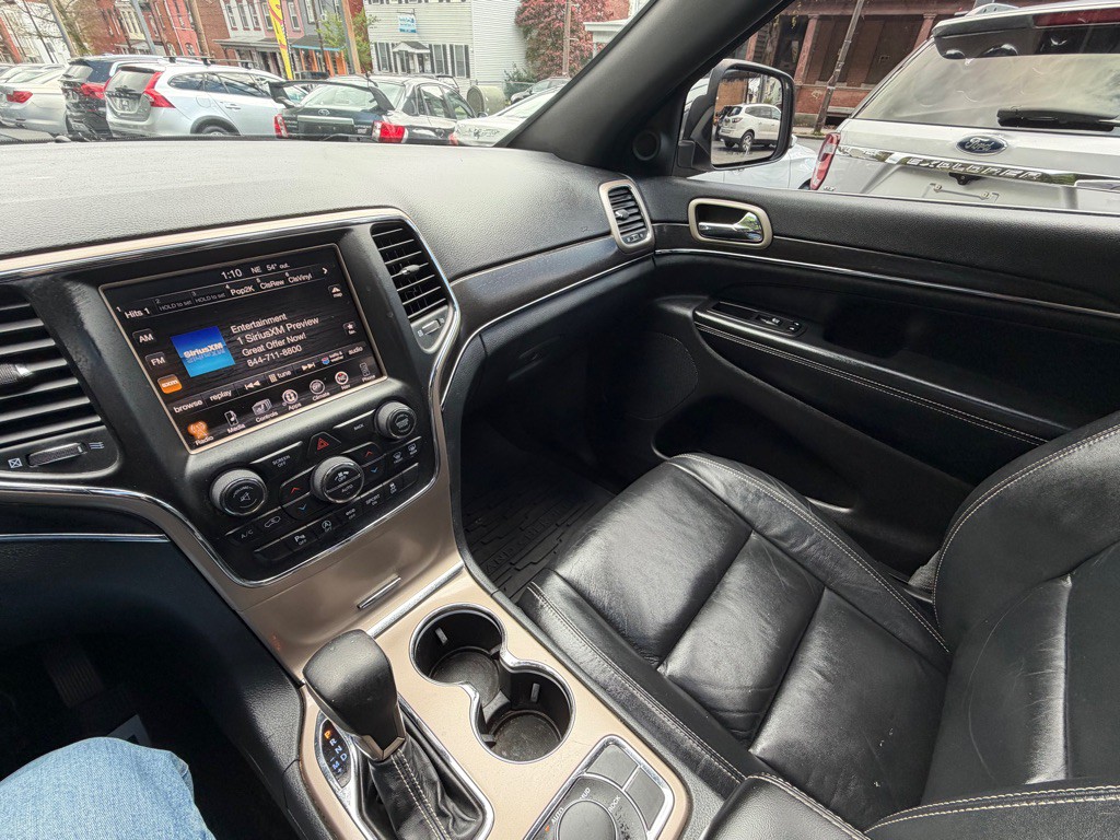 2017 Jeep Grand Cherokee Image 13