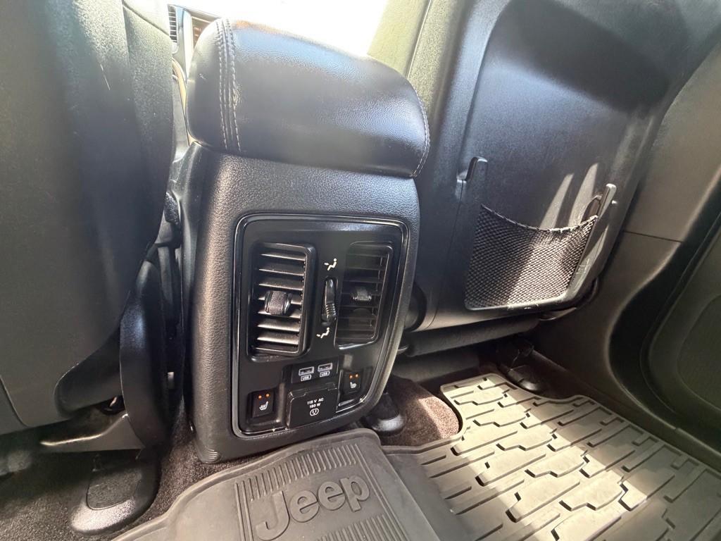 2017 Jeep Grand Cherokee Image 21