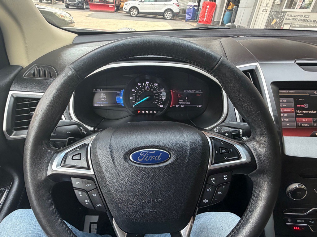 2015 Ford Edge Image 16