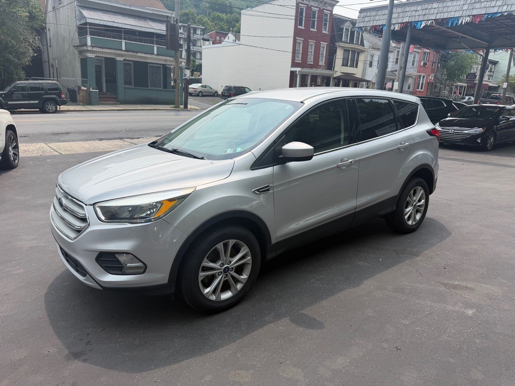 2019 Ford Escape Image 1