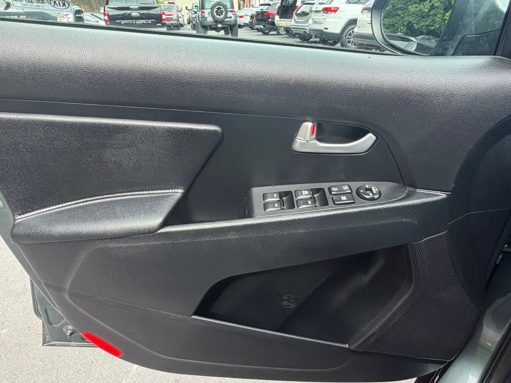2015 Kia Sportage Image 17